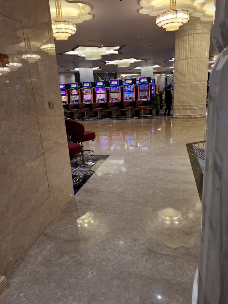 Dãy máy slot tại casino Kings Roman — minh họa cách chọn game nổ hũ theo RTP
