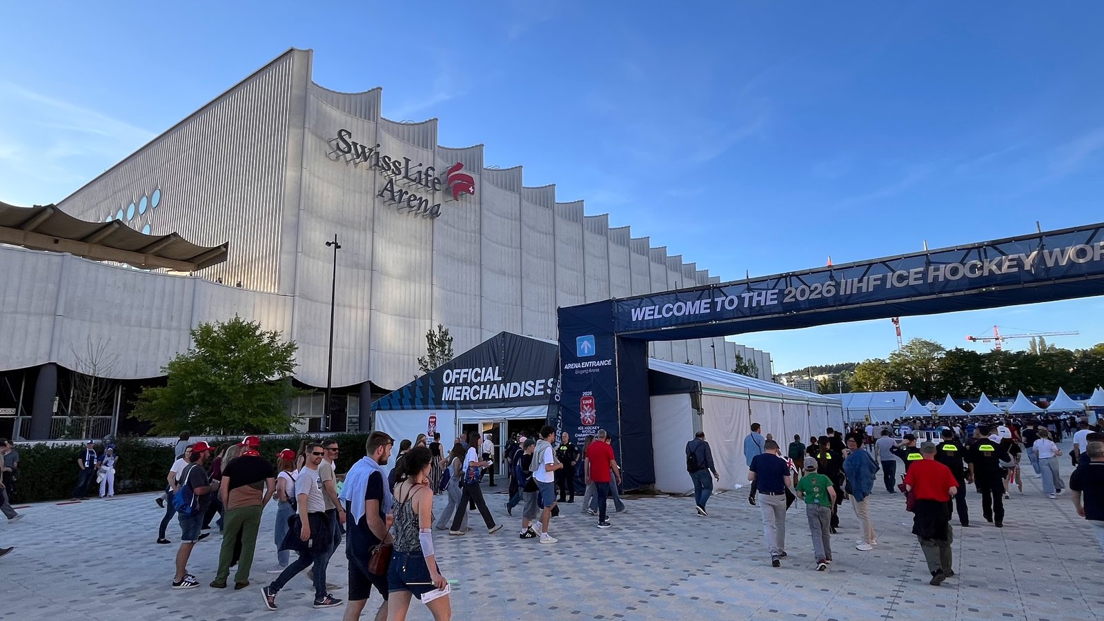 Khu vực nhà thi đấu Swiss Life Arena tại IIHF World Championship 2026 ở Zurich
