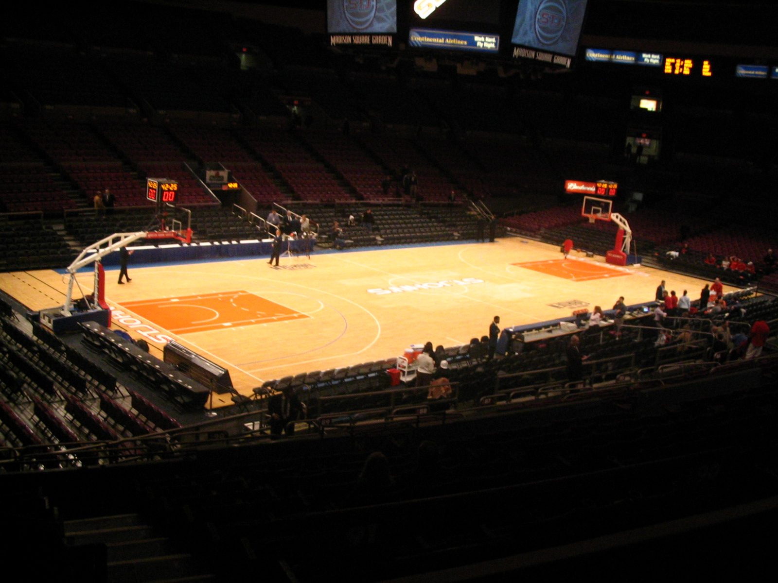 Sân bóng rổ Madison Square Garden, nhà thi đấu của đội New York Knicks