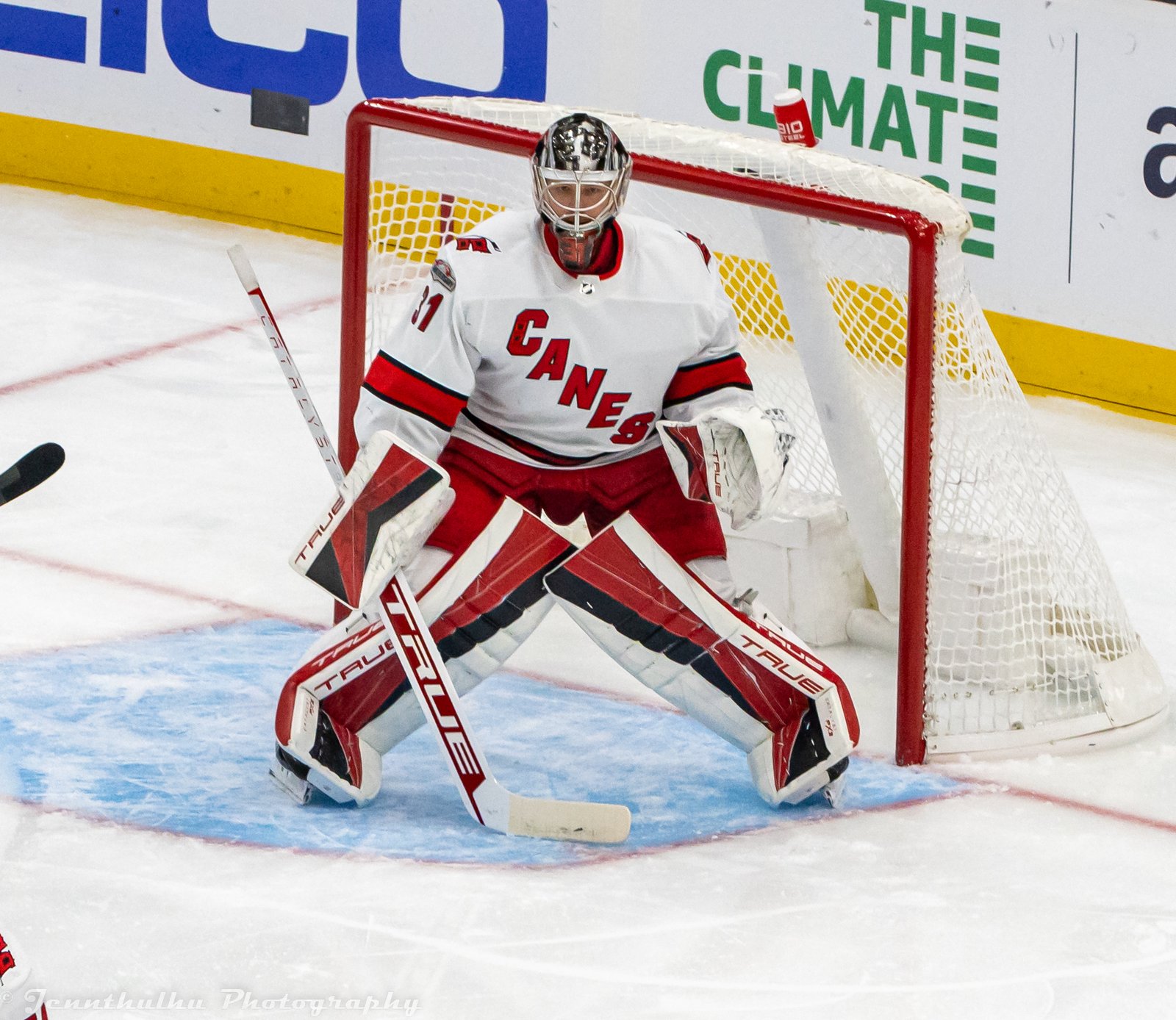 Trận đấu NHL giữa Carolina Hurricanes và Seattle Kraken trên sân băng