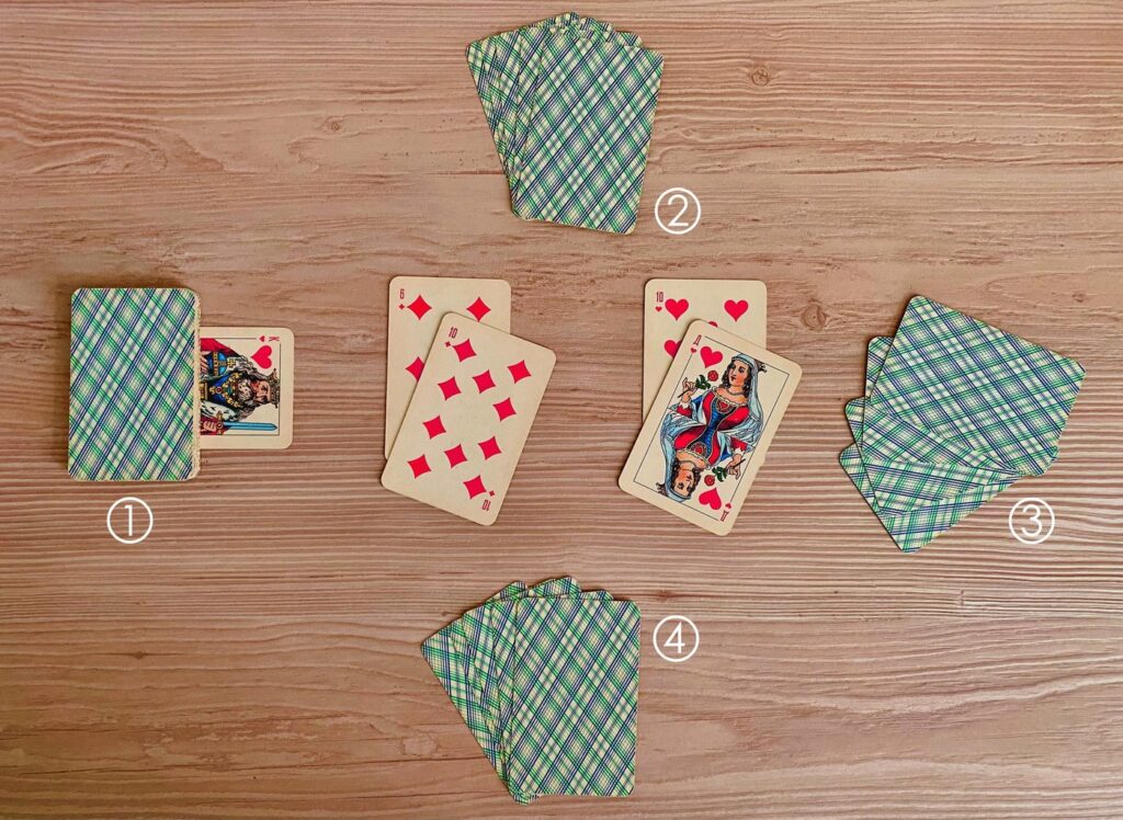 Ba người chơi bài tấn (Durak) với bộ bài truyền thống