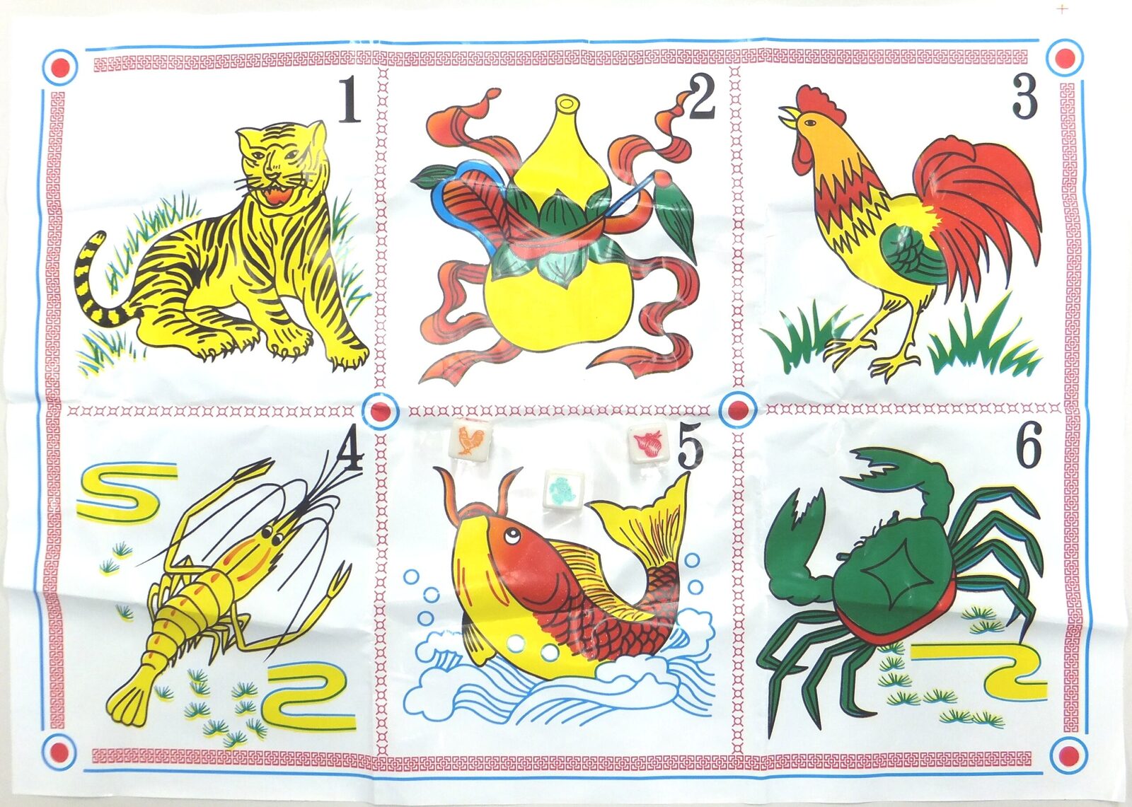 Xúc xắc Hoo Hey How của Trung Quốc với các hình cá, tôm, cua, gà, bầu và tiền